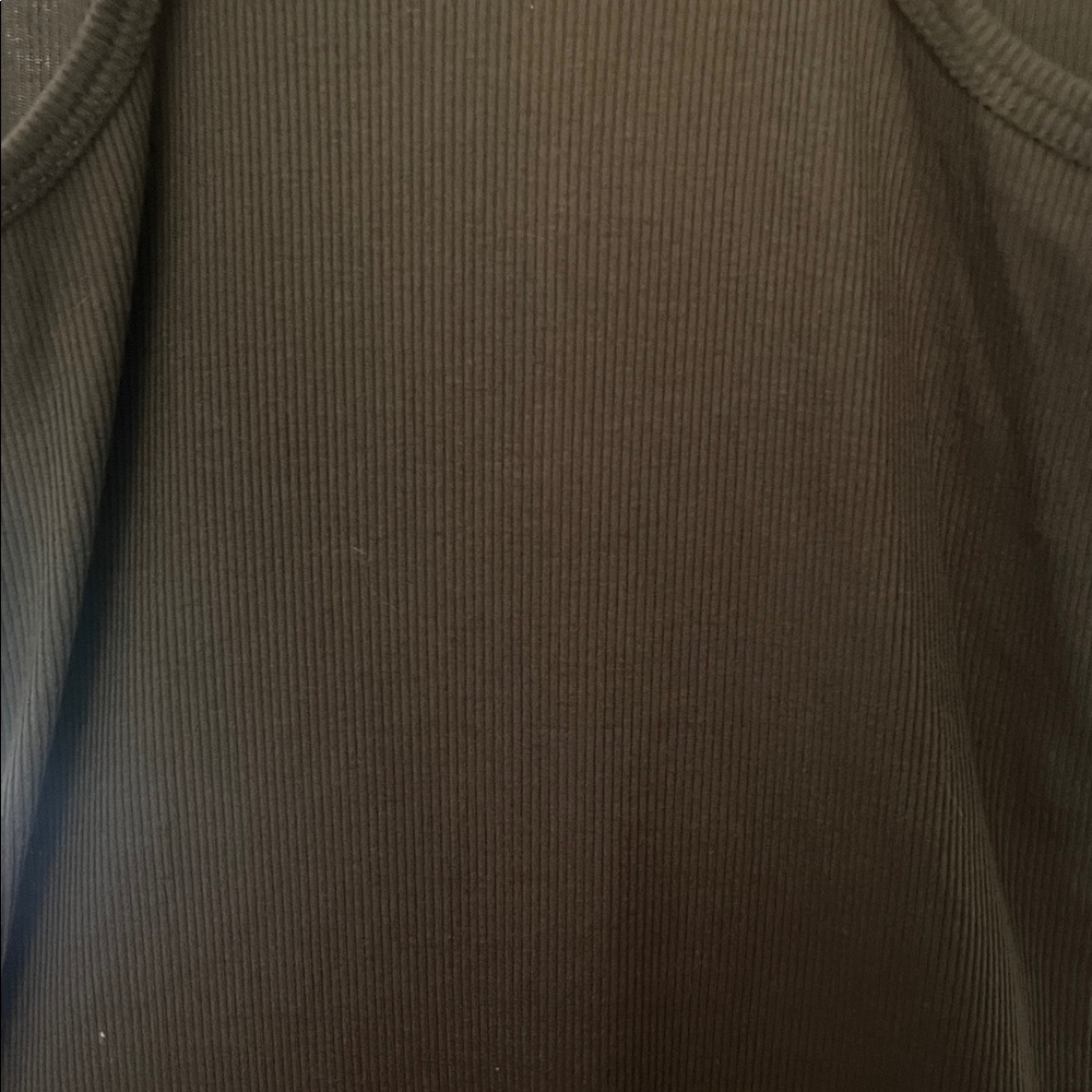 Active Basic Green Tank Top - Picture 4 of 5